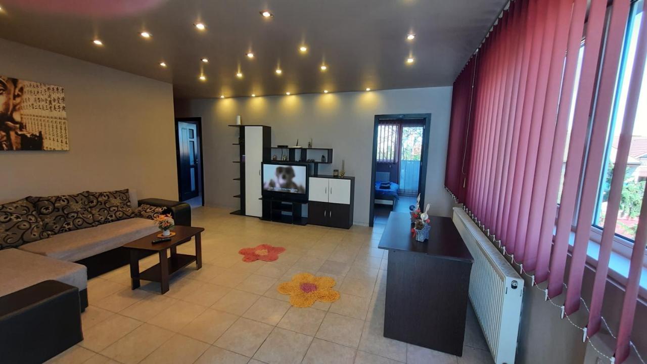 Spacious, Modern Condo In New Villa - Sleeps 6 Bukurešť Exteriér fotografie