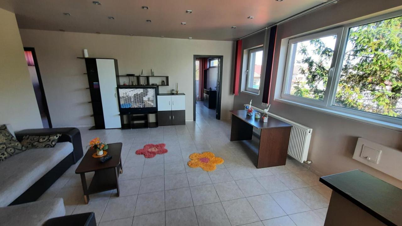 Spacious, Modern Condo In New Villa - Sleeps 6 Bukurešť Exteriér fotografie